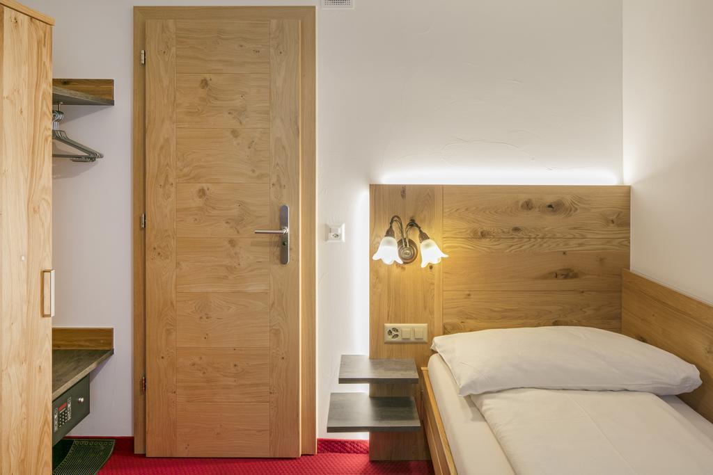 Annex Antika Hotel Zermatt Bagian luar foto