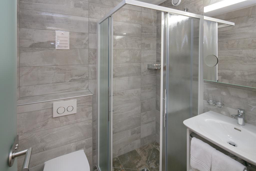 Annex Antika Hotel Zermatt Bagian luar foto
